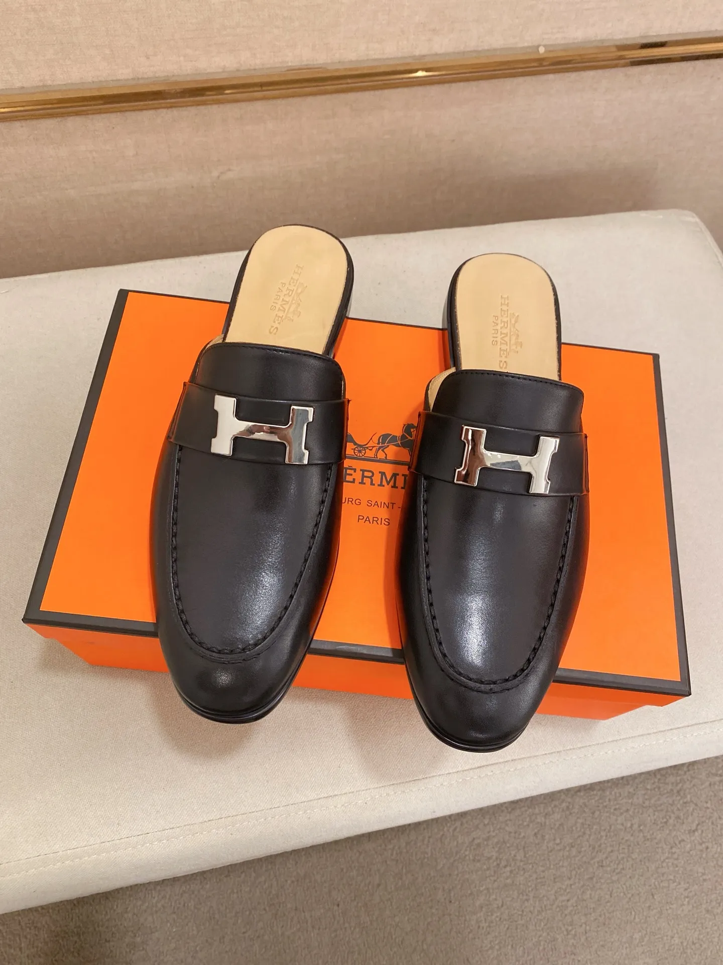 Men's clothing and shoes💰: 500💰《HERMES》【Classic original single version】Hermès half-drag; top 🔝purchasing agent🔍🔍 latest 🇺🇸 counter sale simultaneously, original ▲▲cowhide imported from Italy ▲▲Exquisite workmanship (Italian 🇮🇹Imported water-dyed 🐂cowhide lining) sole: original sole provided by the original factory, ⚠️exclusive double-layer activity·TPR·rubber·combined molded outsole; Yardage: 38-44. Can be customized45